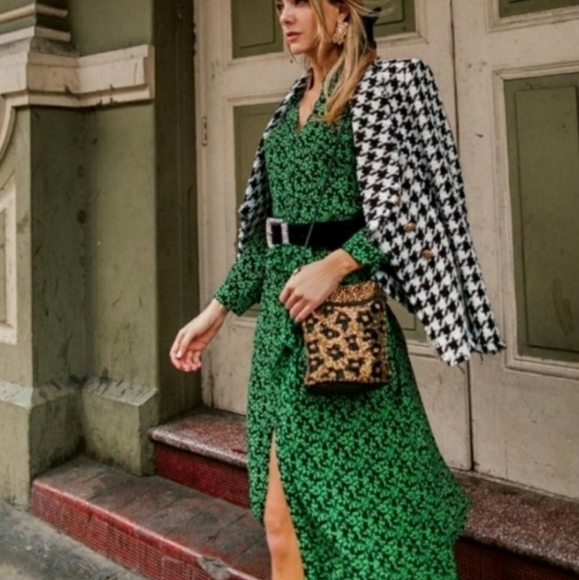 Zara Dresses & Skirts - Bloggers Fave Zara Leaf Print Long Sleeve  Belted Button Front Midi Dress